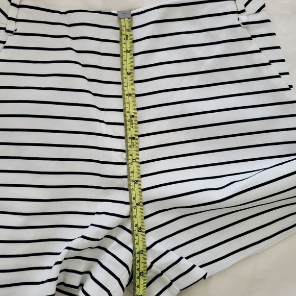 Zara Basic Short - Picture 6 of 7